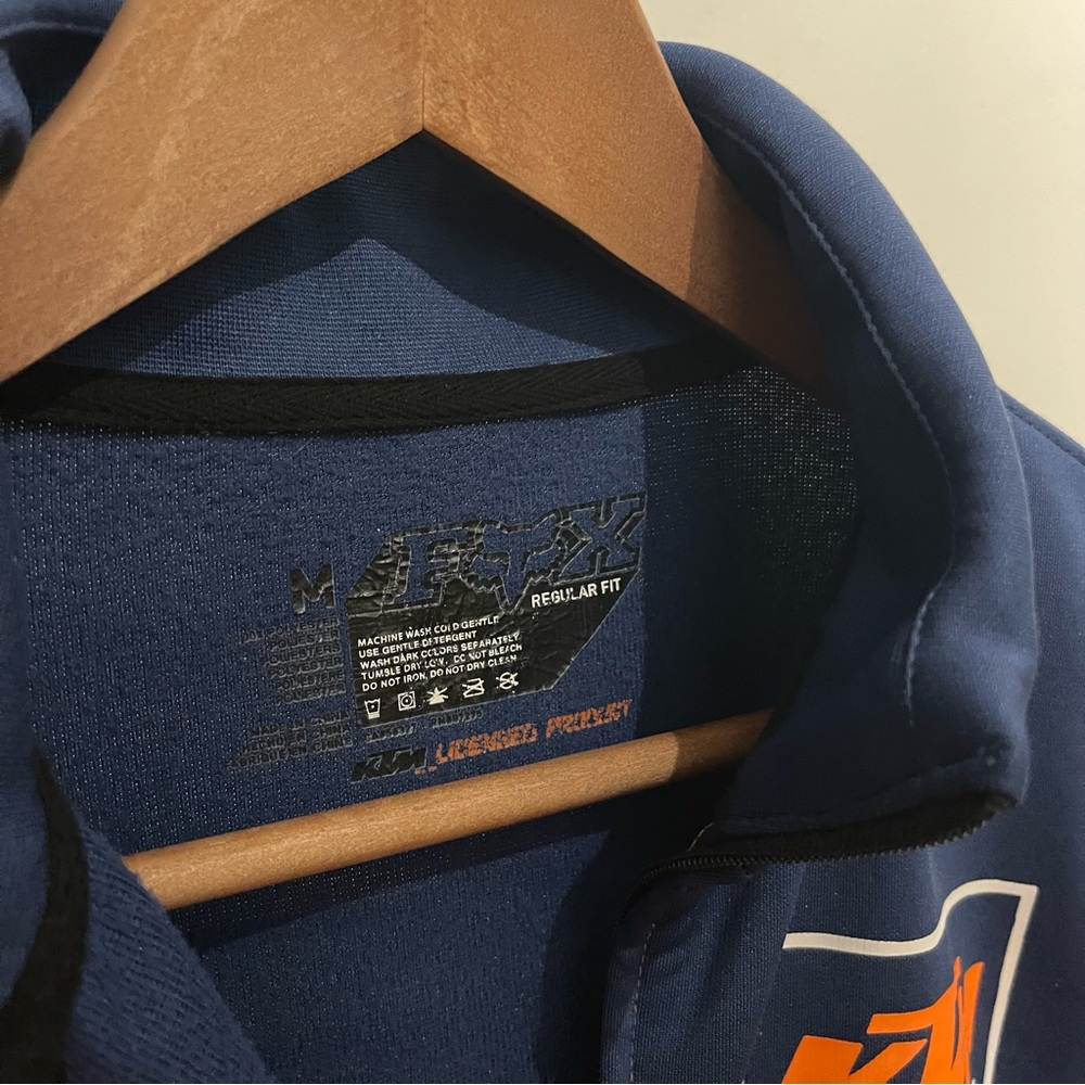 Men's Blue and Orange Jacket - Picture 7 of 10